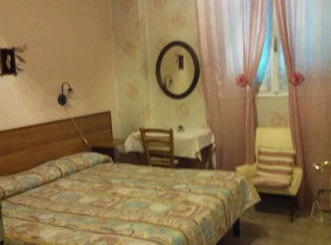 Santachiara 호텔 산레모